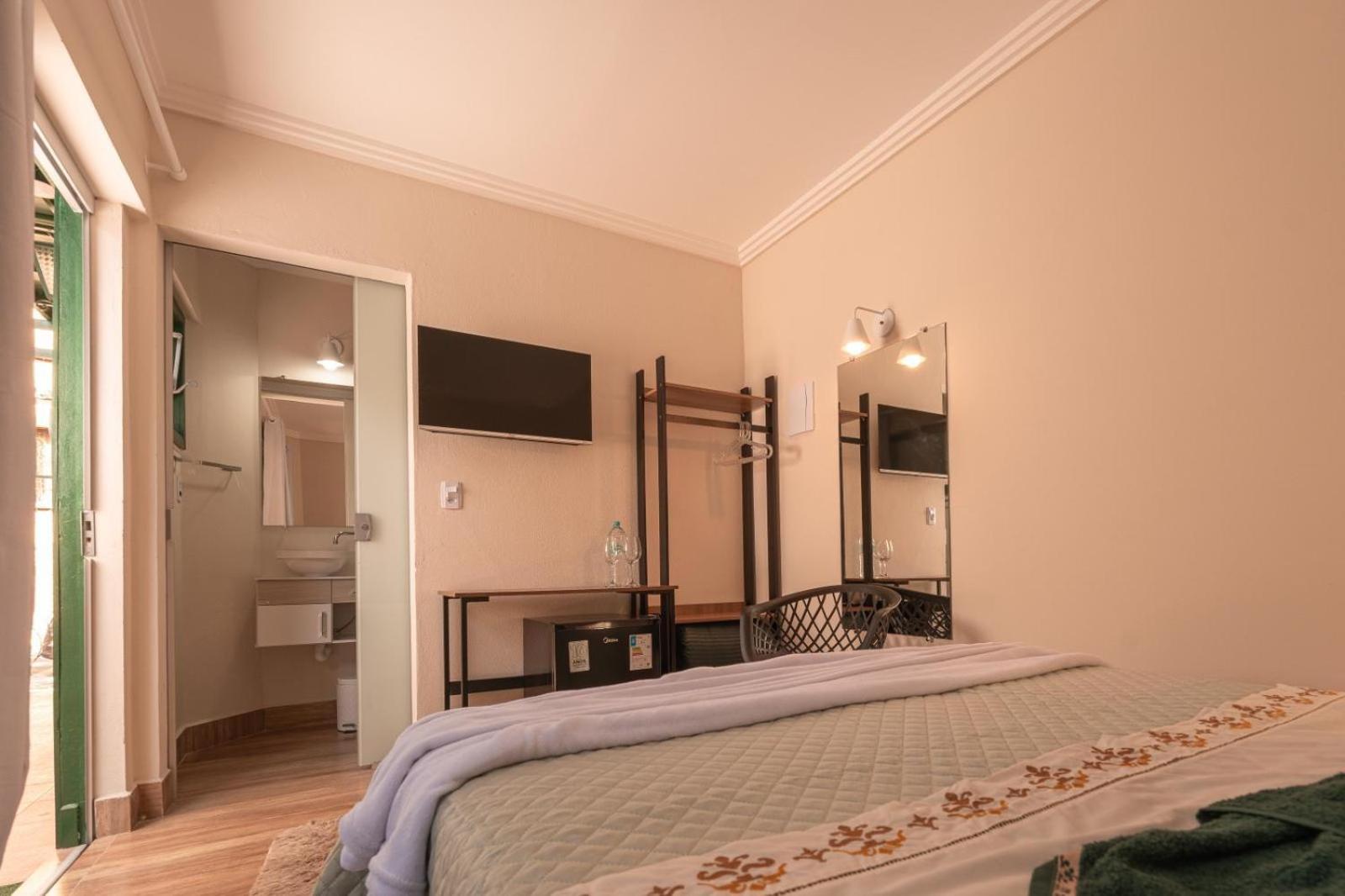 Villa Ida Acomodacoes, Suites Aconchegantes E Charmosas No Centro Serra Negra  Værelse billede